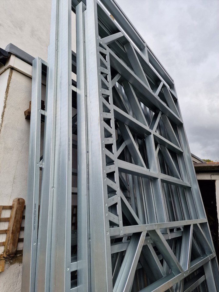 102 Forster Road Garden room Gallery Image 8