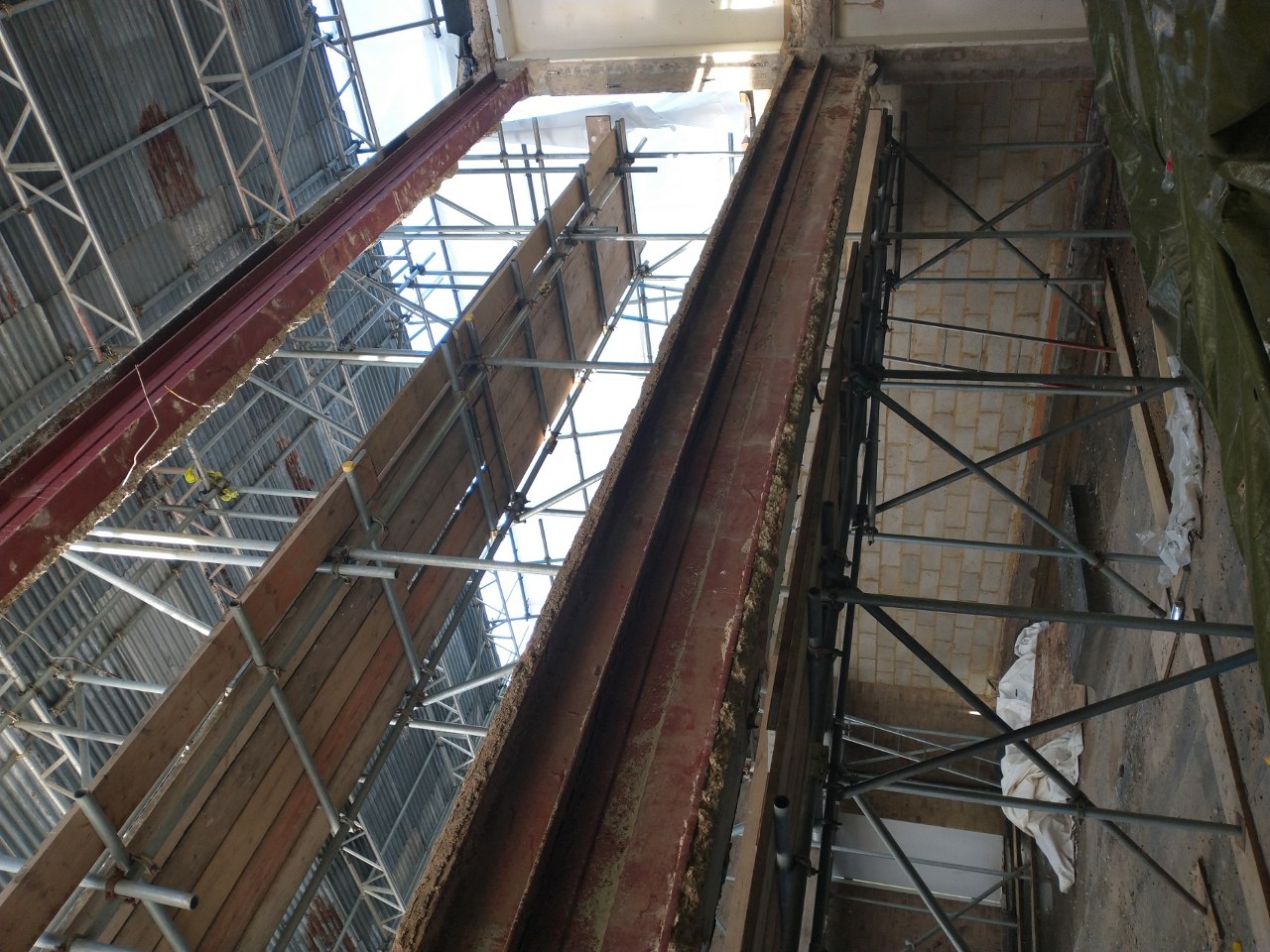 10 Queens Square, Crawley Gallery Image 1