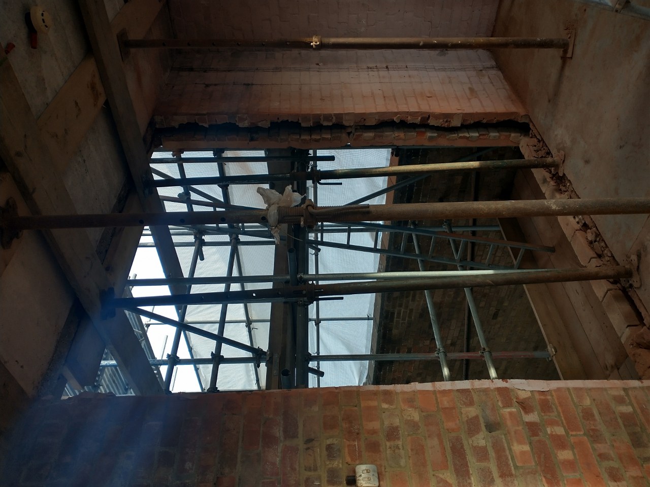 10 Queens Square, Crawley Gallery Image 10