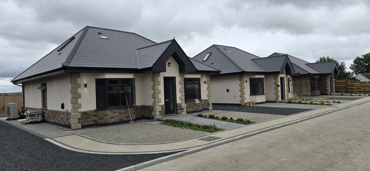 Readers Yard, Fobbing bungalows Gallery Image 2