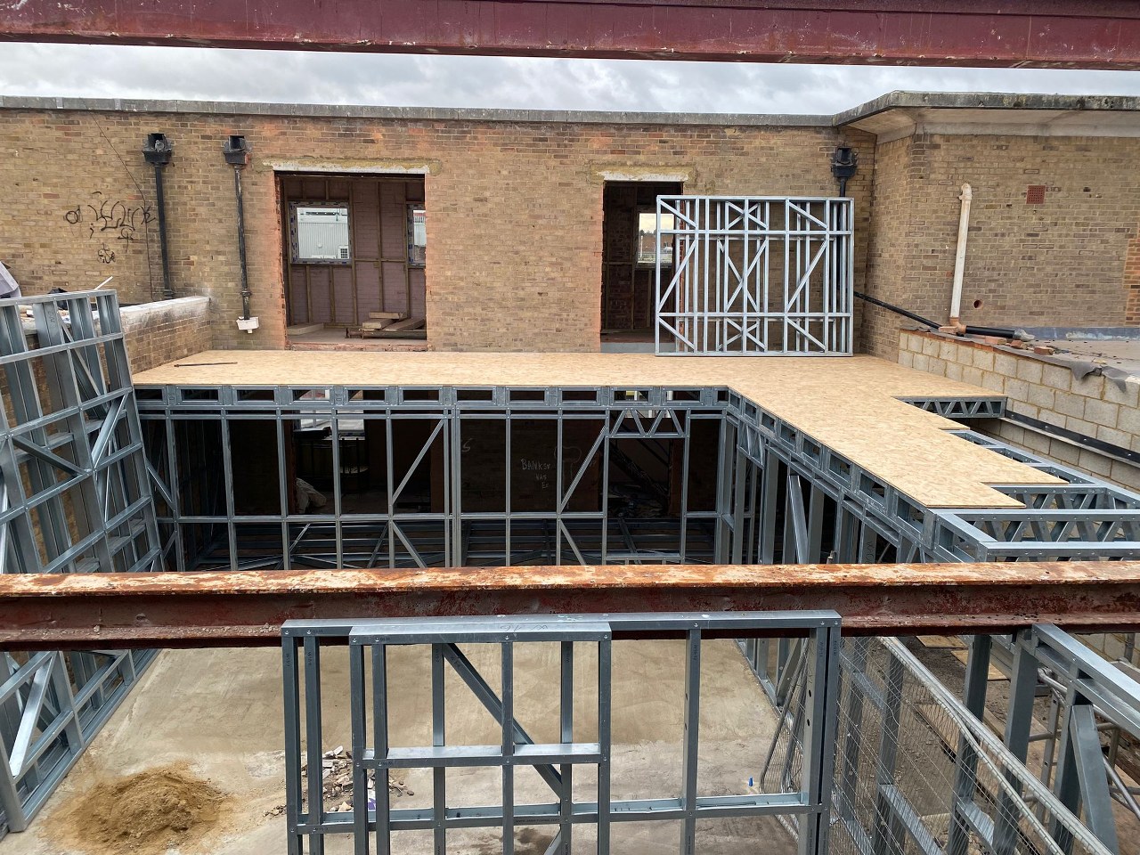 10 Queens Square, Crawley