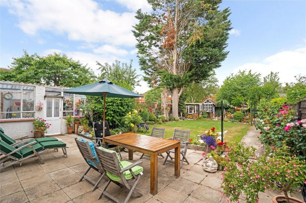 46 Mildred Avenue , Watford